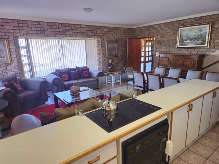 5 Bedroom Property for Sale in Stilbaai Wes Western Cape